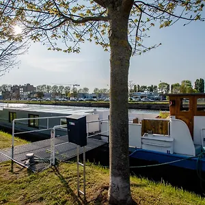  Botel Houseboat Jana - With Sauna And Terrace België